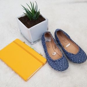 Madeline Stuart flats